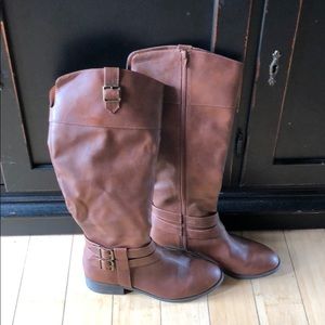 American eagle brown boots EUC